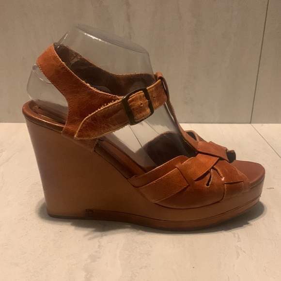 N.Y.L.A. Women's Brown Leather Strap Heeled Sandals Size 10 (FLAWS) - Picture 7 of 15